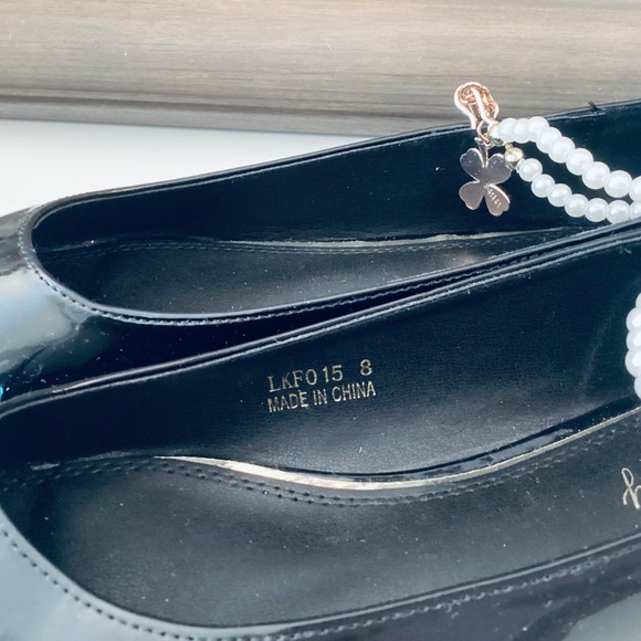 Womens Sz 8 Cap Toe Ankle Pearl Chain Charm Ballerina Flats Black Patent Leather - Picture 6 of 16